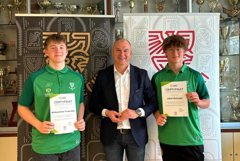 Jakub Bielawski i Maksymilian Trzosowski z certyfikatem Junior Coach! Jakub Bielawski i Maksymilian Trzosowski z certyfikatem Junior Coach!